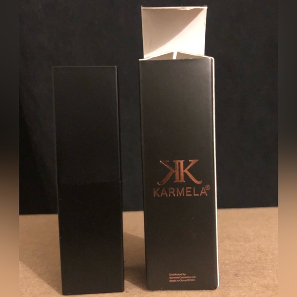 Karmela Cosmetics Silk Matte Lipstick-Enchanted. Dewy, Berry, Spicy, Sexy, Juicy - Picture 4 of 8